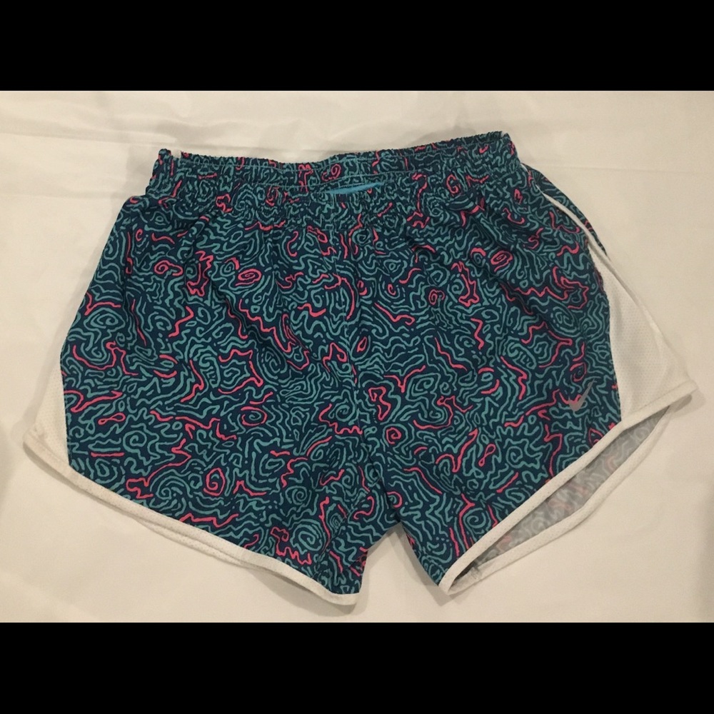 Nike dry fit girls M blue and pinky short preowned